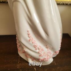 Nao By Lladro Spain Large Porcelain Figurine Girl With Roses 17