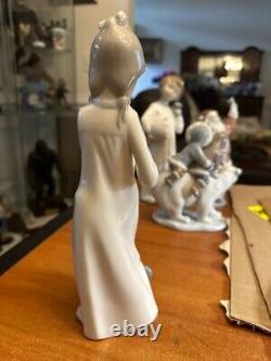 Nao By Lladro Spain Porcelain Figure Woman With Dog 10.5 inches Tugging dress