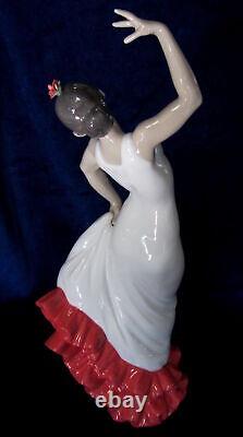 Nao By Lladro Spanish Art (white-red) #1884 Brand Nib Dancer Flower Save$$ F/sh