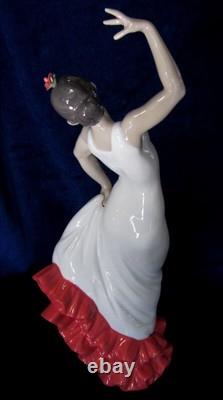 Nao By Lladro Spanish Art (white-red) #1884 Brand Nib Dancer Flower Save$$ F/sh