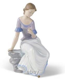 Nao By Lladro Spring Reflections Girl #1392 Brand Nib Flower Sitting