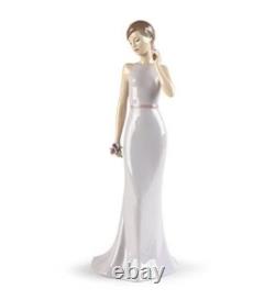 Nao By Lladro Sweet Elegance With Flower Figurine #1863 Brand Nib Pink Love F/sh