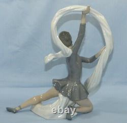 Nao By Lladro Very Large Ballerina Dancer With Veil Ribbon Boxed Figurine 00185