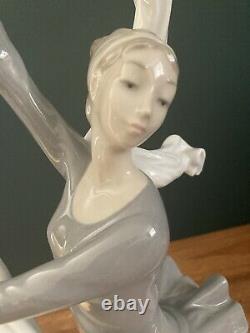 Nao By Lladro Very Large Ballerina Dancer With Veil Ribbon Figurine 00185 I