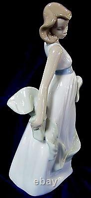 Nao By Lladro Walking On Air Girl Figurine #1343 Brand Nib Lady Cute Save$$ F/sh