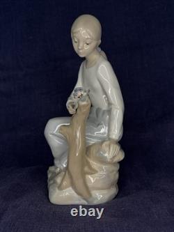 Nao By Lladro Woman Watching Butterfly Porcelain Hand Painted Very Rare