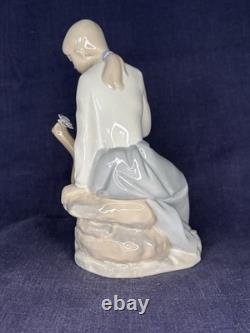 Nao By Lladro Woman Watching Butterfly Porcelain Hand Painted Very Rare