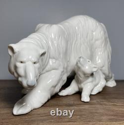Nao LLADRO Mother Polar Bear with Cub White Porcelain Figure Large / Spain, 1985