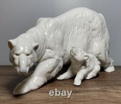 Nao LLADRO Mother Polar Bear with Cub White Porcelain Figure Large / Spain, 1985
