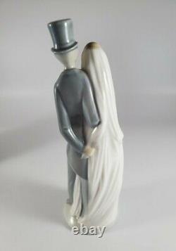 Nao LLadro Bride & Groom 1977 Just Married Figurine #00109