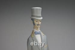 Nao Lladro 4563 Lovers Couple Puppy Matte Porcelain READ