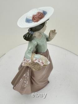 Nao Lladro#5027 Flowers in a basket #565 Out for a porcelain 2 Figurines Spain