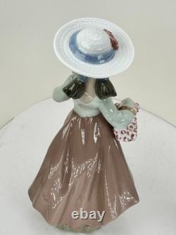 Nao Lladro#5027 Flowers in a basket #565 Out for a porcelain 2 Figurines Spain