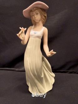 Nao Lladro Darsy Porcelain Woman Figurine Gentle Breeze Flower 1991 Handmade 10