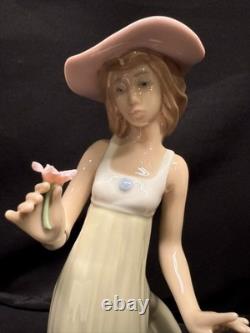 Nao Lladro Darsy Porcelain Woman Figurine Gentle Breeze Flower 1991 Handmade 10