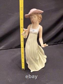 Nao Lladro Darsy Porcelain Woman Figurine Gentle Breeze Flower 1991 Handmade 10