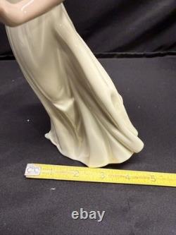 Nao Lladro Darsy Porcelain Woman Figurine Gentle Breeze Flower 1991 Handmade 10