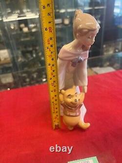 Nao Lladro Disney Collection Fun With Winnie the Pooh #1593 Girl Disney Figurine