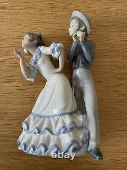 Nao Lladro Figure Flamenco Dances Spain 00300 By Jose Roig. Immaculate Condition