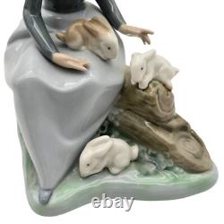 Nao Lladro Figure by Daisa 1987 Made in Spain Young Girl w Bunny Rabbits