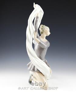 Nao Lladro Figurine 13 DANCER WITH VEIL BALLET BALLERINA LADY GIRL 2000185 Mint