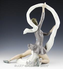 Nao Lladro Figurine 13 DANCER WITH VEIL BALLET BALLERINA LADY GIRL 2000185 Mint