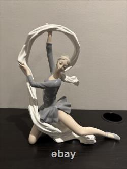 Nao Lladro Figurine 13 DANCER WITH VEIL BALLET BALLERINA LADY GIRL HAND REPAIR