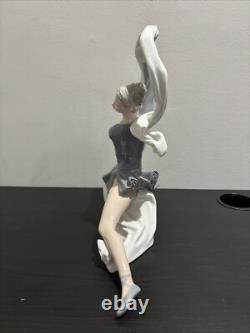 Nao Lladro Figurine 13 DANCER WITH VEIL BALLET BALLERINA LADY GIRL HAND REPAIR