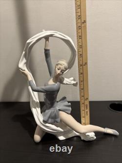 Nao Lladro Figurine 13 DANCER WITH VEIL BALLET BALLERINA LADY GIRL HAND REPAIR