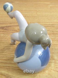 Nao Lladro Figurine Ballerina 1422 Daisa Retired Rare Girl With Beach Balls