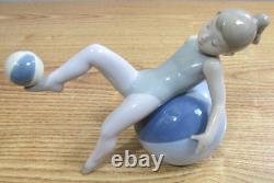 Nao Lladro Figurine Ballerina 1422 Daisa Retired Rare Girl With Beach Balls