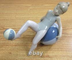 Nao Lladro Figurine Ballerina 1422 Daisa Retired Rare Girl With Beach Balls