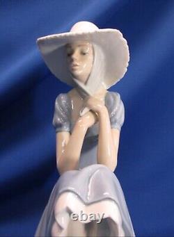 Nao Lladro Figurine Girl In Broad Brim Hat Sitting Thinking 11.5h