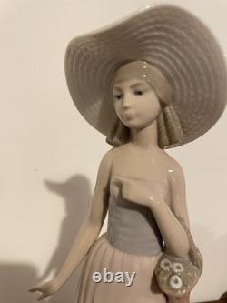 Nao Lladro Figurine Lady, Bundle 3 Figures