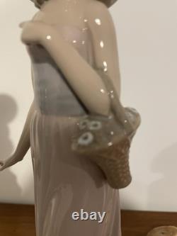 Nao Lladro Figurine Lady, Bundle 3 Figures
