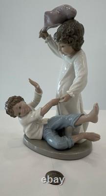 Nao Lladro Handmade Spain Figurine Vintage children pillow fighting play