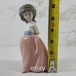 Nao Lladro Little Girl on Placid Walk Figurine 01291 Original Box 1997 Vintage