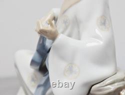 Nao Lladro ORIENTAL MELODY Geisha Girl Playing Shamisen #227 Broken Instrument