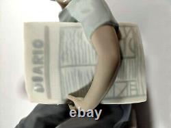 Nao, Lladro Paperboy Sitting On Diario Newspaper Bundle 9 Tall Rare