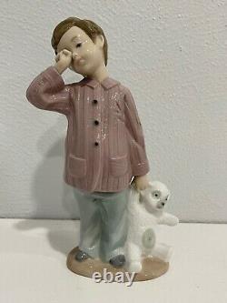 Nao / Lladro Porcelain Figurine 1139 Sleepy Head Boy with Teddy Bear