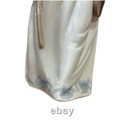 Nao Lladro Porcelain Figurine Created By Rafael Lozano Sweet Melody