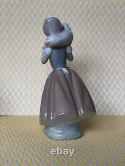 Nao Lladro Porcelain Figurine Girl With Sheep Excellent Condition