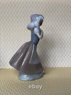 Nao Lladro Porcelain Figurine Girl With Sheep Excellent Condition