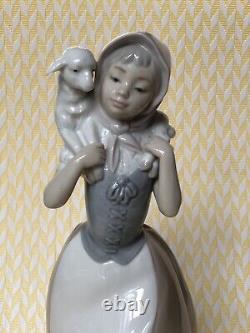 Nao Lladro Porcelain Figurine Girl With Sheep Excellent Condition