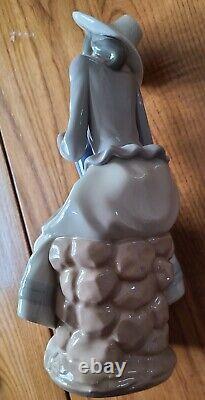 Nao Lladro Porcelain Girl Woman w. / Water Wine Jug on Rocks Figurine 10 1/2'