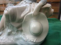 Nao Lladro Spain Porcelain Figure Woman With Hat