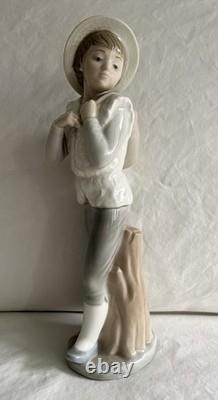 Nao Lladro Standing Boy with Sack Figurine Excellent Condition