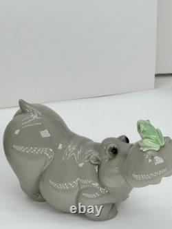 Nao Lladro lakeside Hippo in love Hand Made Spain Figurine Hippopotamus Pair