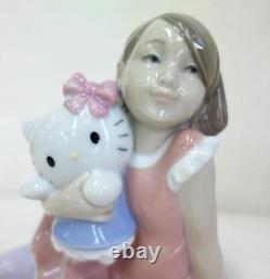 Nao Sister Brand Lladro Girl Stay by my side Hello Kitty Sanrio Figure