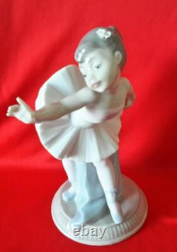 Nao Spain by Lladro Daisa Porcelain Figurine Girl Ballerina Dancer 17cm, 1991